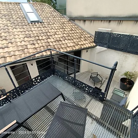 La Bell'angouleme Chambre Zen Bed & Breakfast